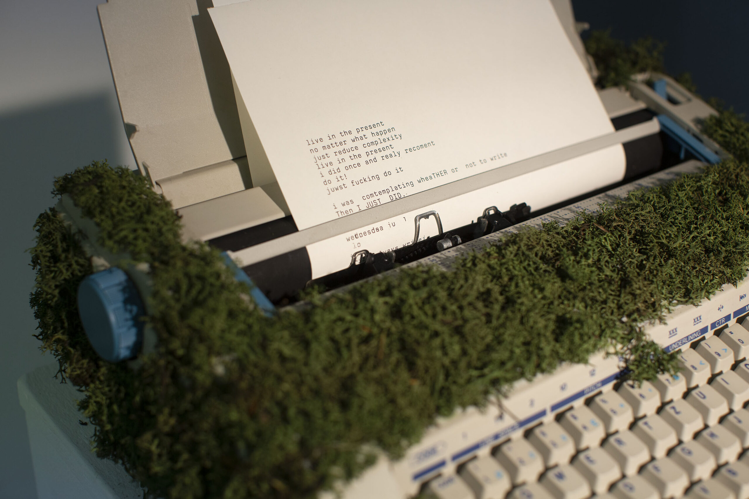 Eröffnung “Beyond the Spectacle”
Teilnehmende Künstler*innen:
Vafa Aminikia, Sandra Bejarano, Veronika Dräxler, Maria Noujaim, Yasaman Pishvaei, Simon Pfeffel, Frauke Zabel, Giulia Zabarella